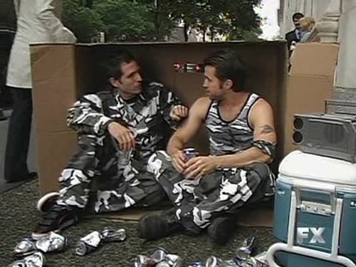 It's Always Sunny in Philadelphia - S4E1: Mac and Dennis: Manhunters