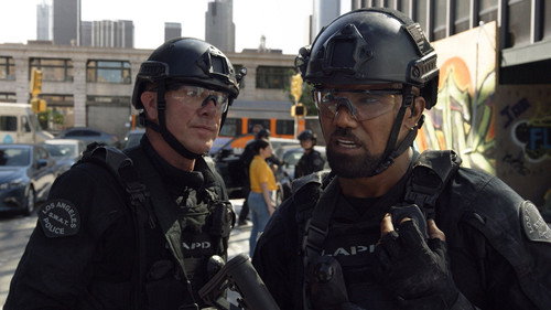 S.W.A.T. - S2E1: Shaky Town