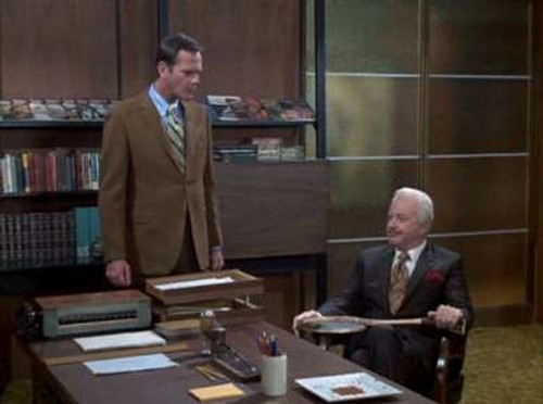 Bewitched - S6E21: What Makes Darrin Run?