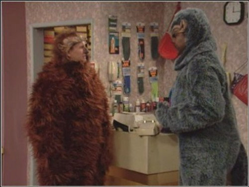Married... with Children - S9E20: Something Larry This Way Comes