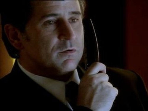 Without a Trace - S1E22: Fall Out (1)