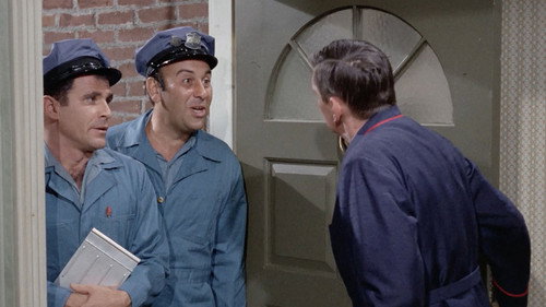 Bewitched - S4E24: How Green Was My Grass