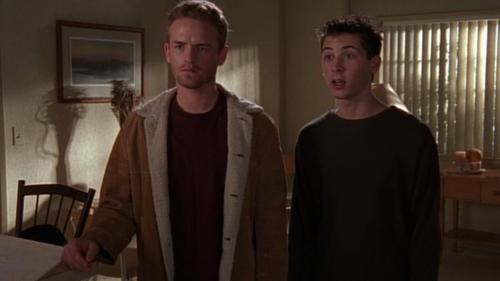 Malcolm in the Middle - S5E15: Reese's Apartment