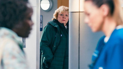 Casualty - S37E29: Screwdriver