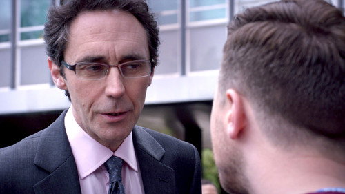 Holby City - S17E48: An Eye for an Eye