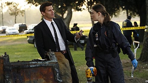 Bones - S3E7: Boy in the Time Capsule