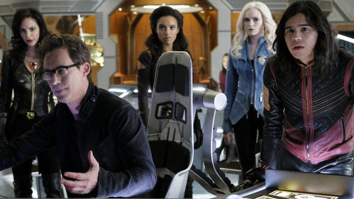 DC's Legends of Tomorrow - S3E8: Crisis on Earth-X (IV)
