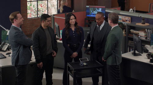 NCIS - S23E8: Stolen Moments