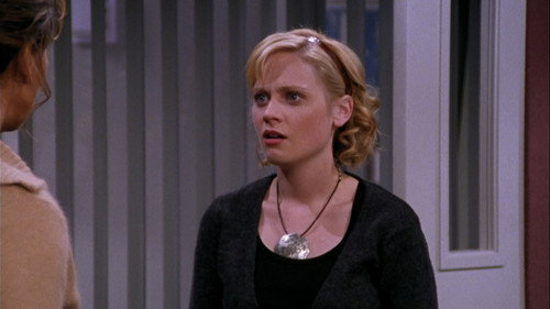 Frasier - S10E4: Kissing Cousin