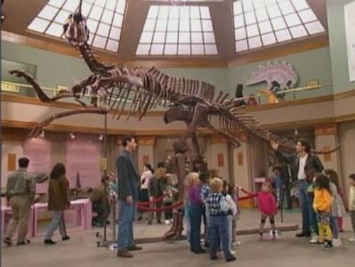 Full House - S6E18: Please Don't Touch the Dinosaur