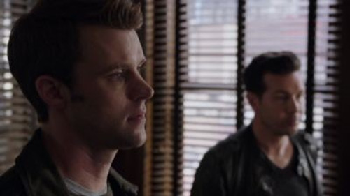 Chicago Fire - S3E22: Category 5