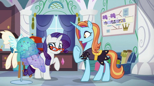 My Little Pony: Friendship Is Magic - S5E14: Canterlot Boutique