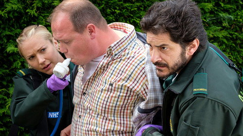 Casualty - S34E6: Fighting