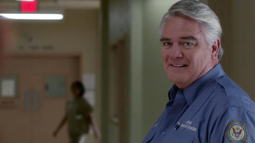 Orange Is the New Black - S3E5: Fake It Till You Fake It Some More