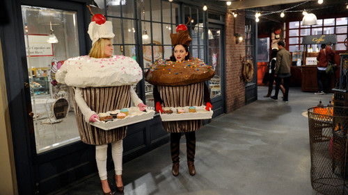 2 Broke Girls - S2E11: And the Silent Partner