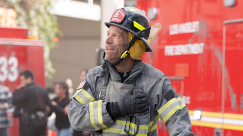 9-1-1 - S8E18: Seismic Shifts