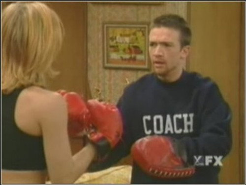 Married... with Children - S11E14: Breaking Up Is Easy to Do (1)