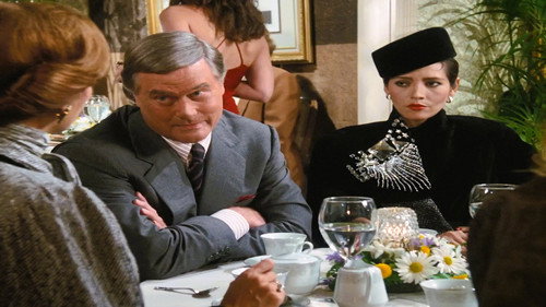Dallas - S9E14: Curiosity Killed the Cat