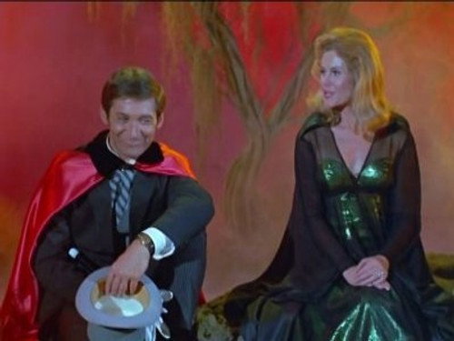 Bewitched - S7E7: Samantha's Bad Day in Salem