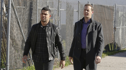 NCIS - S14E17: What Lies Above