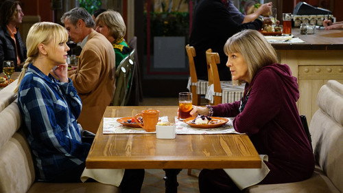 Mom - S3E7: Kreplach and a Tiny Tush