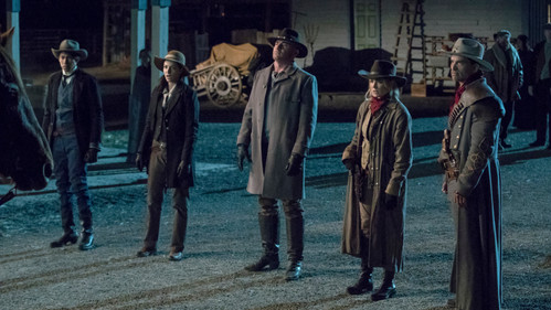DC's Legends of Tomorrow - S3E18: The Good, The Bad and The Cuddly