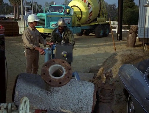 Quincy, M.E. - S2E10: An Unfriendly Radiance
