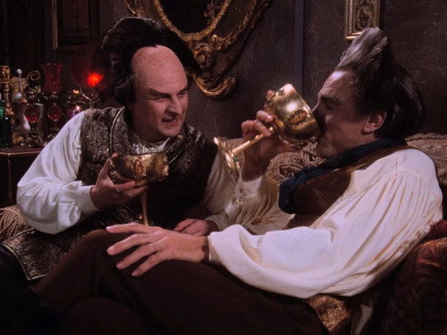 Babylon 5 - S2E17: Knives