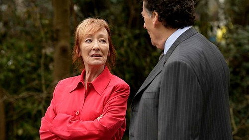 Holby City - S12E31: Apply Some Pressure