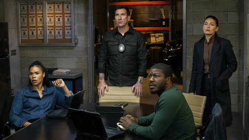 FBI: Most Wanted - S4E21: Clean House