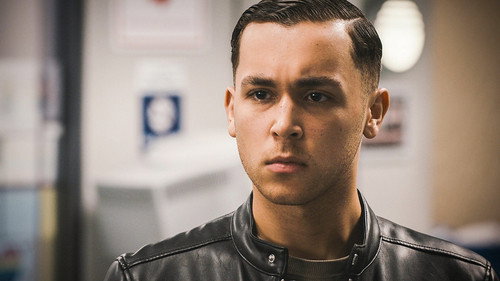 Casualty - S35E15: The Cracks Beneath the Surface