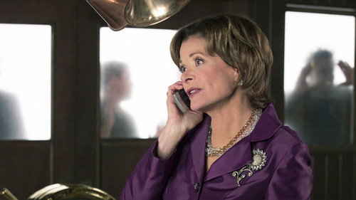Arrested Development - S4E10: Queen B.