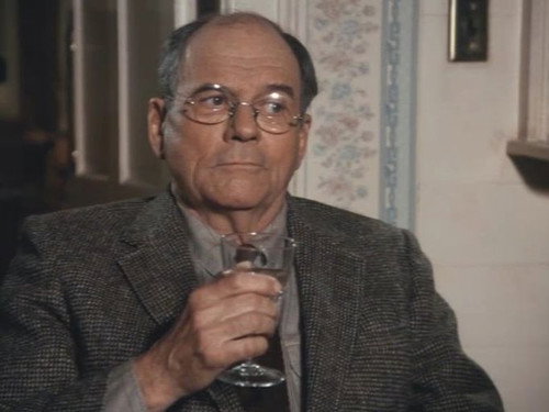Murder, She Wrote - S8E21: Badge of Honor
