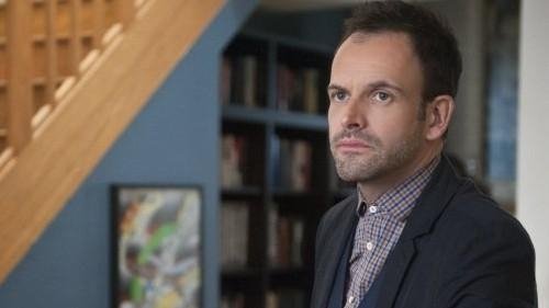 Elementary - S1E13: The Red Team