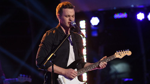 American Idol - S14E27: Top 4 Perform