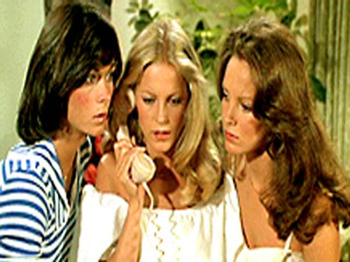 Charlie's Angels - S2E2: Angels in Paradise (2)