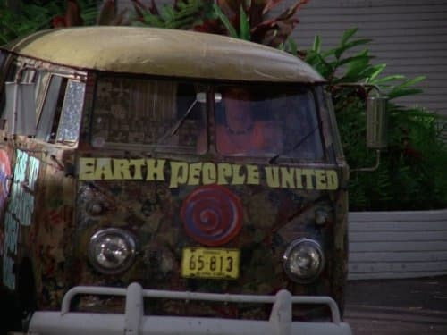 Hawaii Five-O - S8E23: Love Thy Neighbor, Take His Wife