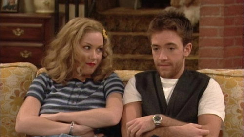 Married... with Children - S10E14: The Hood, the Bud and the Kelly (1)
