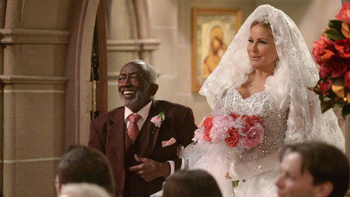 2 Broke Girls - S4E22: And The Disappointing Unit