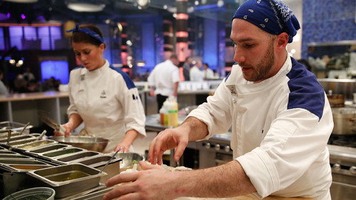 Hell's Kitchen - S16E10: Dancing in the Grotto