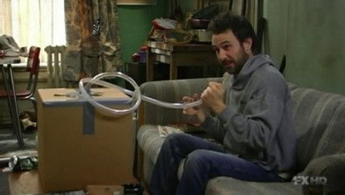 It's Always Sunny in Philadelphia - S5E5: The Waitress Is Getting Married