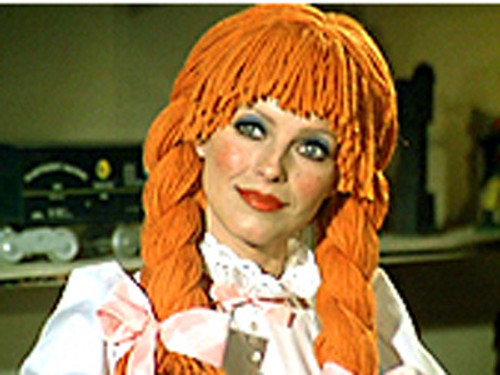 Charlie's Angels - S2E22: Mother Goose is Running For His Life