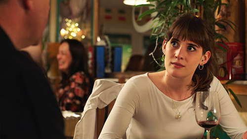 Casualty - S42E1: Off Duty