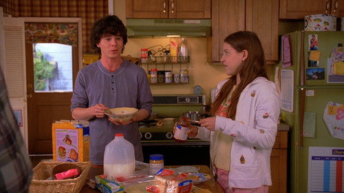 The Middle - S2E20: Royal Wedding