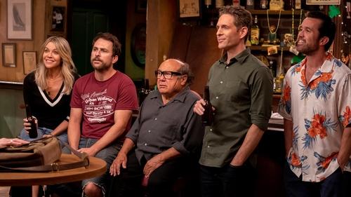 It's Always Sunny in Philadelphia - S15E1: 2020: A Year in Review
