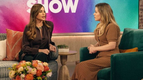 The Kelly Clarkson Show - S5E61: Sofía Vergara, Theresa Caputo, Say She She