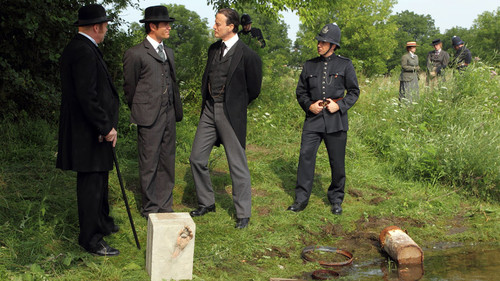 Murdoch Mysteries - S4E1: Tattered and Torn