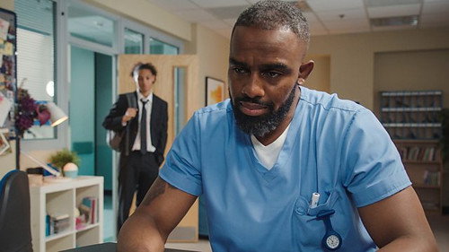 Casualty - S33E4: Goodbye, Nicholls