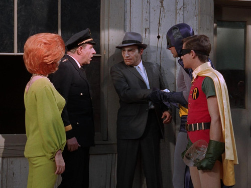 Batman - S1E18: Holy Rat Race