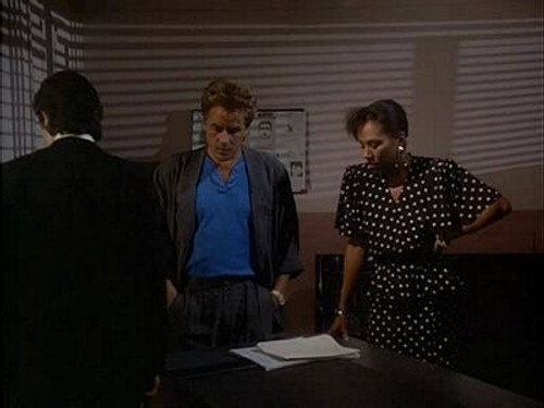 Miami Vice - S3E11: Forgive Us Our Debts